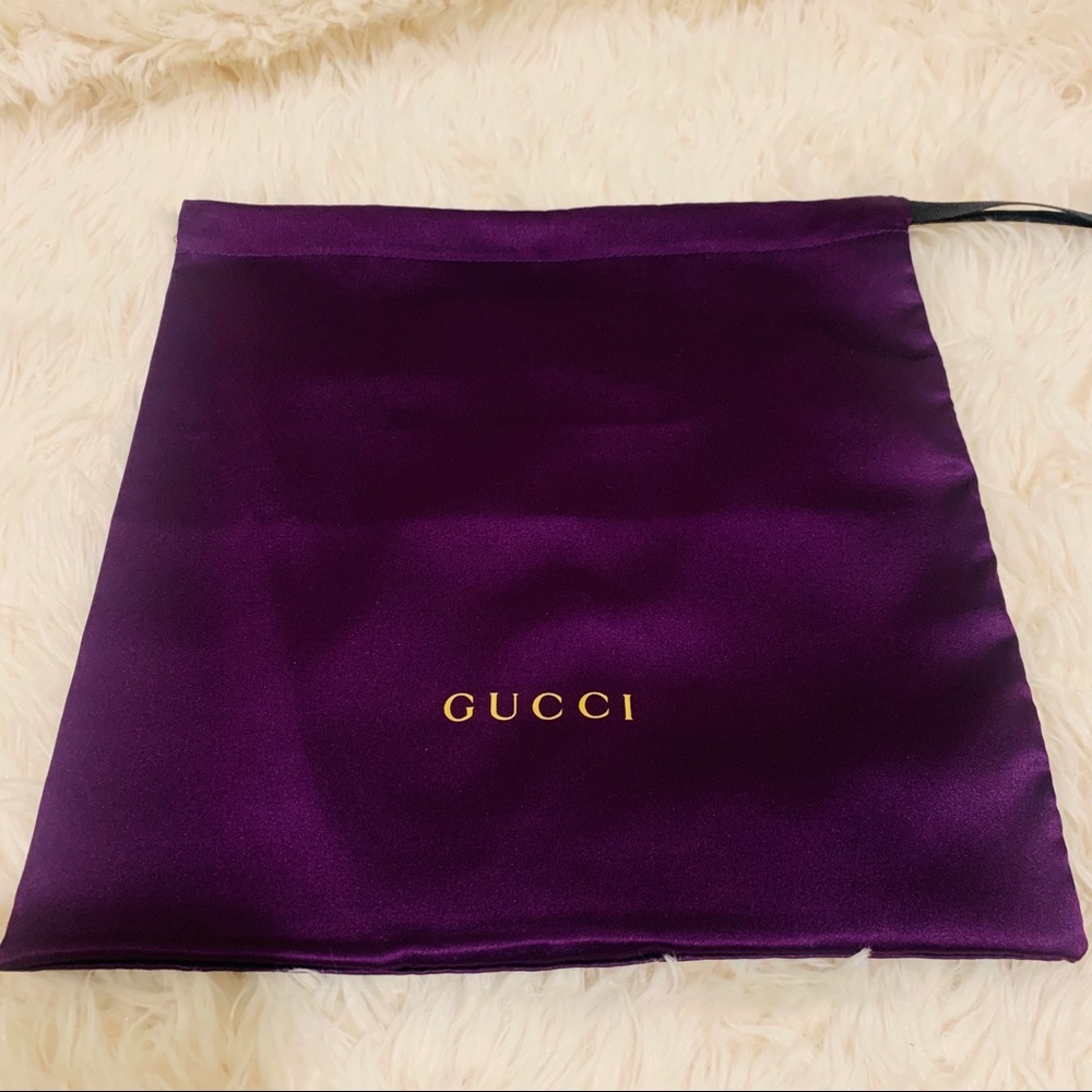 Authentic GUCCI Drawstring Pouch Purple Silk Italy